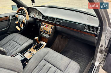 Седан Mercedes-Benz E-Class 1992 в 