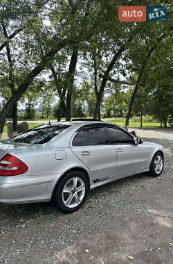 Седан Mercedes-Benz E-Class 2004 в 