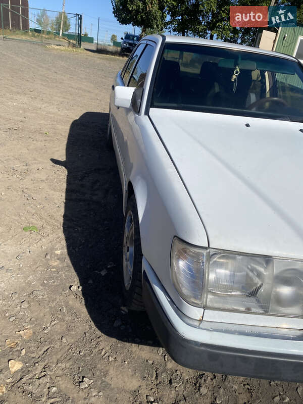 Седан Mercedes-Benz E-Class 1992 в Любашевке