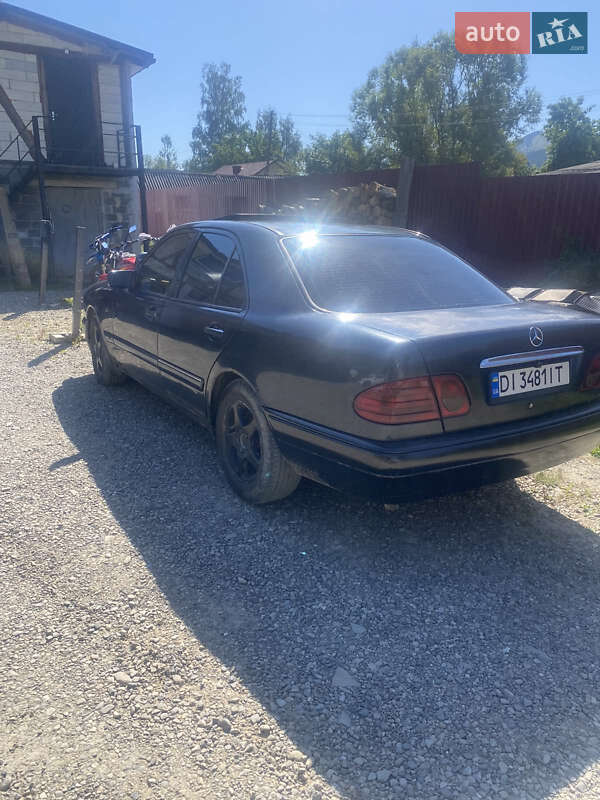Седан Mercedes-Benz E-Class 1998 в Івано-Франківську