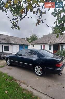 Седан Mercedes-Benz E-Class 2002 в  фото 6 Седан Mercedes-Benz E-Class 2002 в