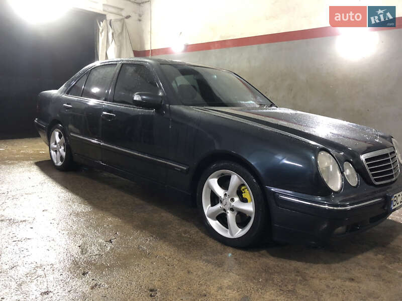 Седан Mercedes-Benz E-Class 2001 в Самборе