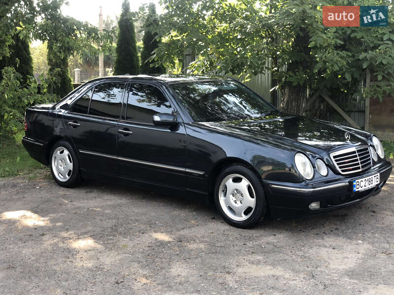 Седан Mercedes-Benz E-Class 2001 в Самборе