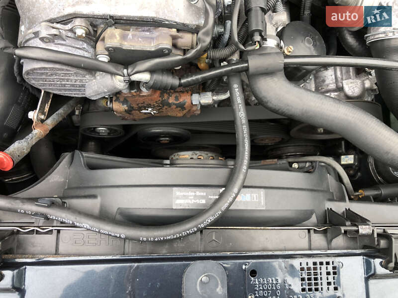 Седан Mercedes-Benz E-Class 2001 в Самборе