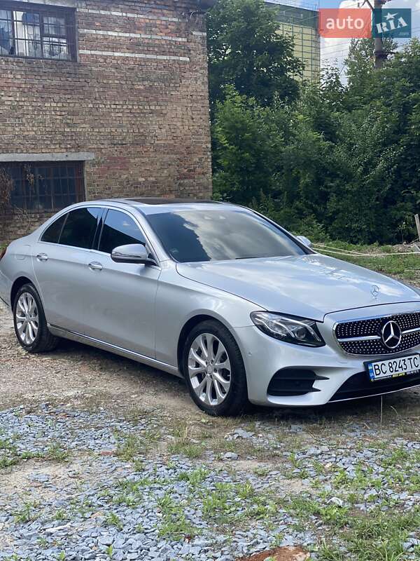 Седан Mercedes-Benz E-Class 2016 в  фото Седан Mercedes-Benz E-Class 2016 в