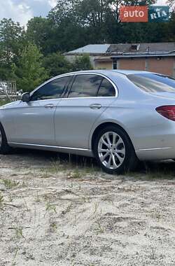 Седан Mercedes-Benz E-Class 2016 в  фото 10 Седан Mercedes-Benz E-Class 2016 в
