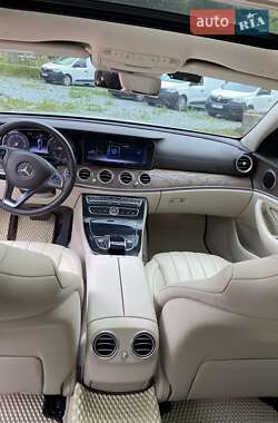 Седан Mercedes-Benz E-Class 2016 в  фото 28 Седан Mercedes-Benz E-Class 2016 в