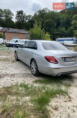 Седан Mercedes-Benz E-Class 2016 в  фото 34 Седан Mercedes-Benz E-Class 2016 в
