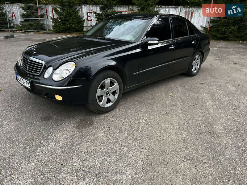 Седан Mercedes-Benz E-Class 2003 в Львове