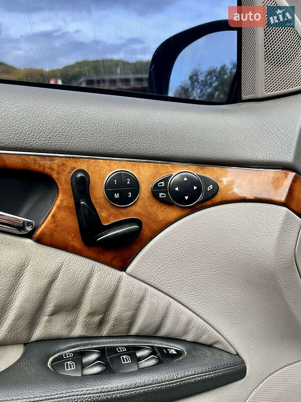 Седан Mercedes-Benz E-Class 2003 в Львове