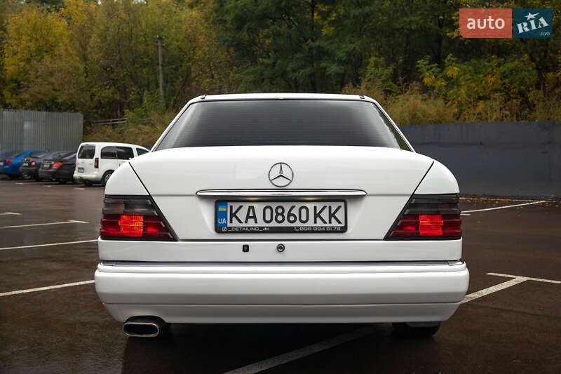 Седан Mercedes-Benz E-Class 1994 в Киеве