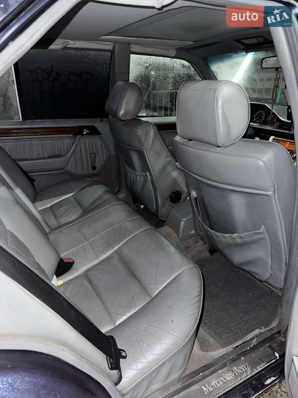 Седан Mercedes-Benz E-Class 1995 в Хмельницком