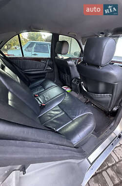 Седан Mercedes-Benz E-Class 2000 в  фото 8 Седан Mercedes-Benz E-Class 2000 в
