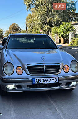 Седан Mercedes-Benz E-Class 2000 в  фото 14 Седан Mercedes-Benz E-Class 2000 в