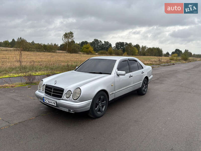 Седан Mercedes-Benz E-Class 1997 в Любешове
