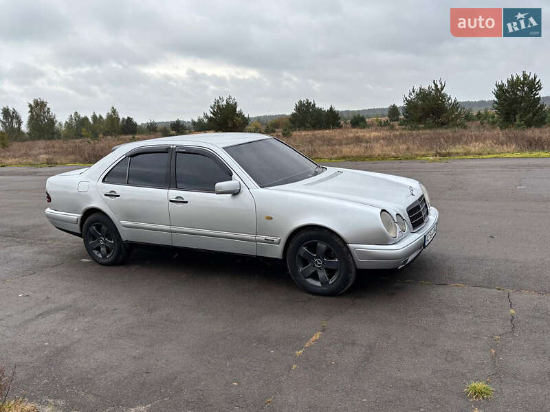Седан Mercedes-Benz E-Class 1997 в Любешове
