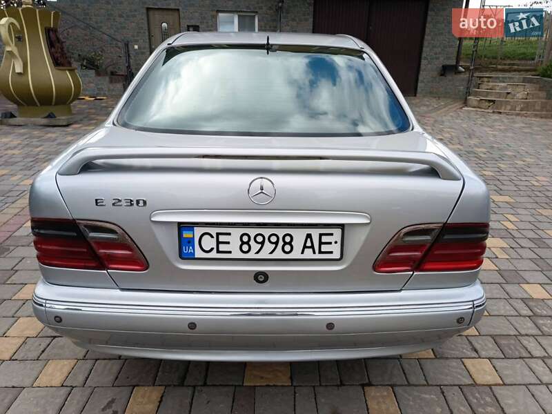 Седан Mercedes-Benz E-Class 1995 в Черновцах