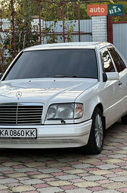 Седан Mercedes-Benz E-Class 1994 в Киеве