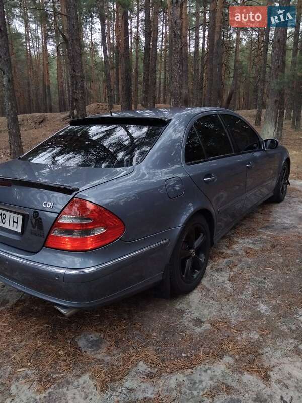 Mercedes-Benz E-Class 2004