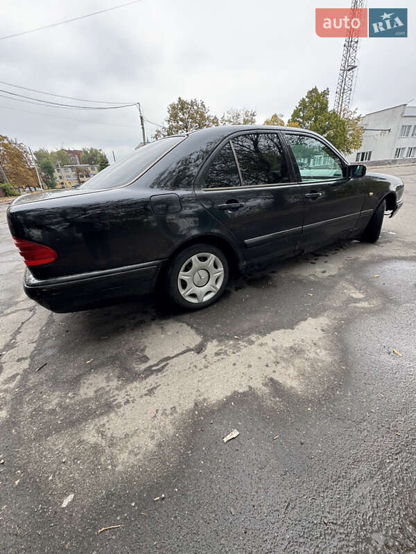Седан Mercedes-Benz E-Class 1997 в Лубнах