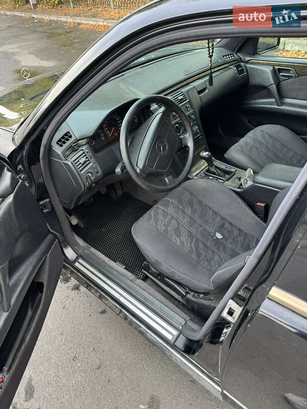 Седан Mercedes-Benz E-Class 1997 в Лубнах