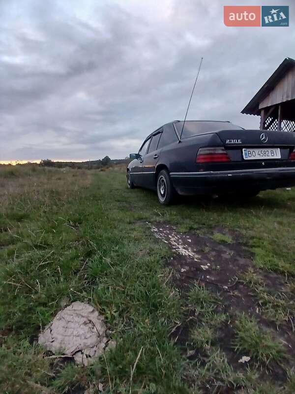 Седан Mercedes-Benz E-Class 1992 в Тернополе