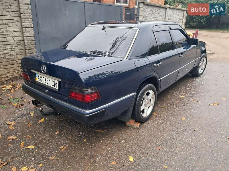 Седан Mercedes-Benz E-Class 1991 в Краснограде