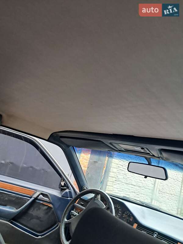 Седан Mercedes-Benz E-Class 1991 в Краснограде