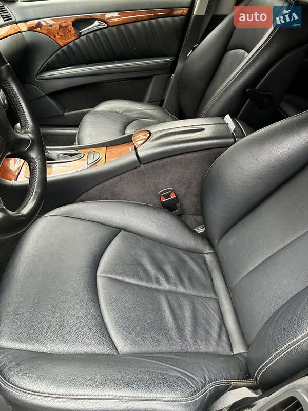 Седан Mercedes-Benz E-Class 2004 в Львове