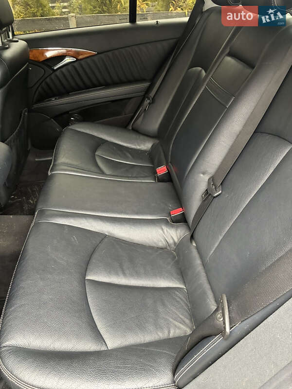 Седан Mercedes-Benz E-Class 2004 в Львове