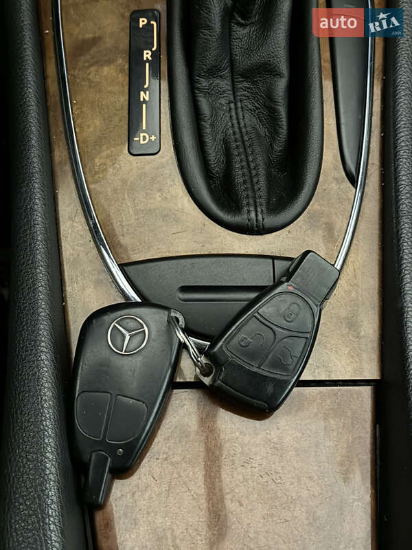 Седан Mercedes-Benz E-Class 2004 в Львове