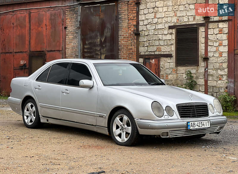 Седан Mercedes-Benz E-Class 2001 в Вінниці
