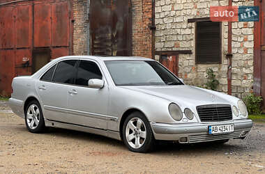 Седан Mercedes-Benz E-Class 2001 в 