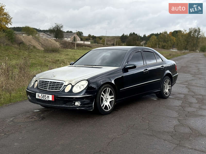 Седан Mercedes-Benz E-Class 2004 в Рівному