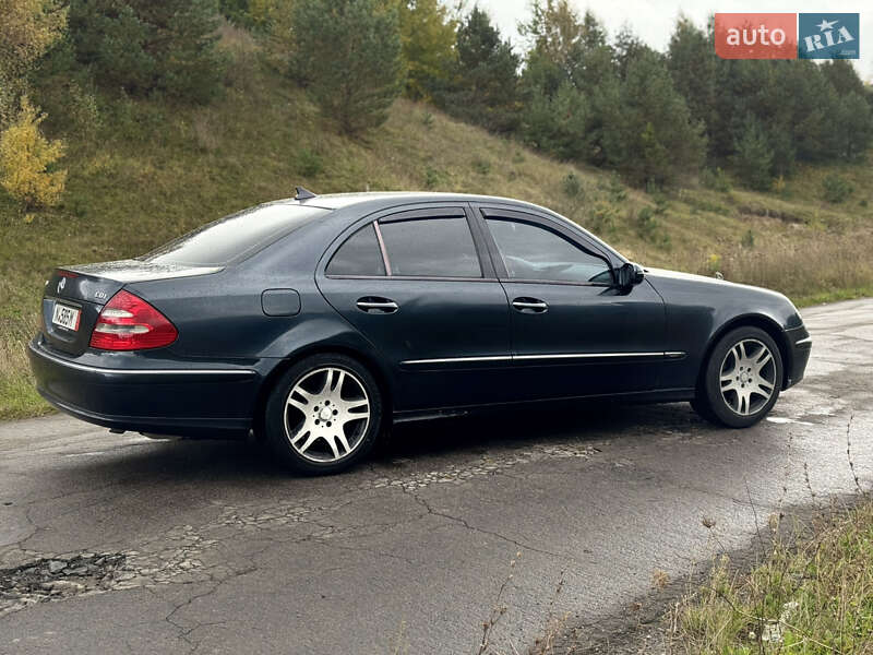 Седан Mercedes-Benz E-Class 2004 в Рівному