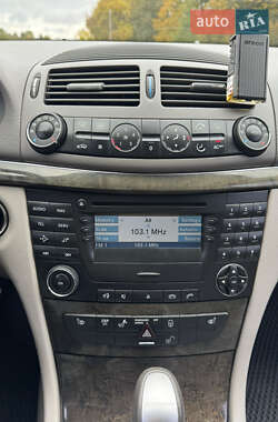 Седан Mercedes-Benz E-Class 2004 в 