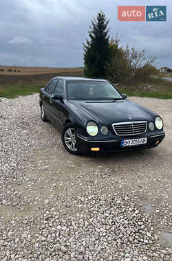 Седан Mercedes-Benz E-Class 2001 в Тернополі
