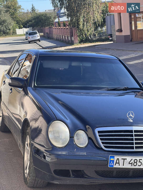 Седан Mercedes-Benz E-Class 2000 в Ивано-Франковске