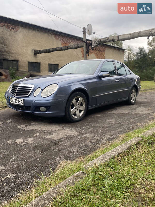 Седан Mercedes-Benz E-Class 2003 в Рахове
