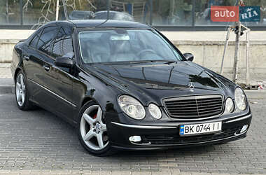 Седан Mercedes-Benz E-Class 2002 в 