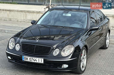 Седан Mercedes-Benz E-Class 2002 в 