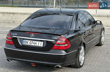 Седан Mercedes-Benz E-Class 2002 в 