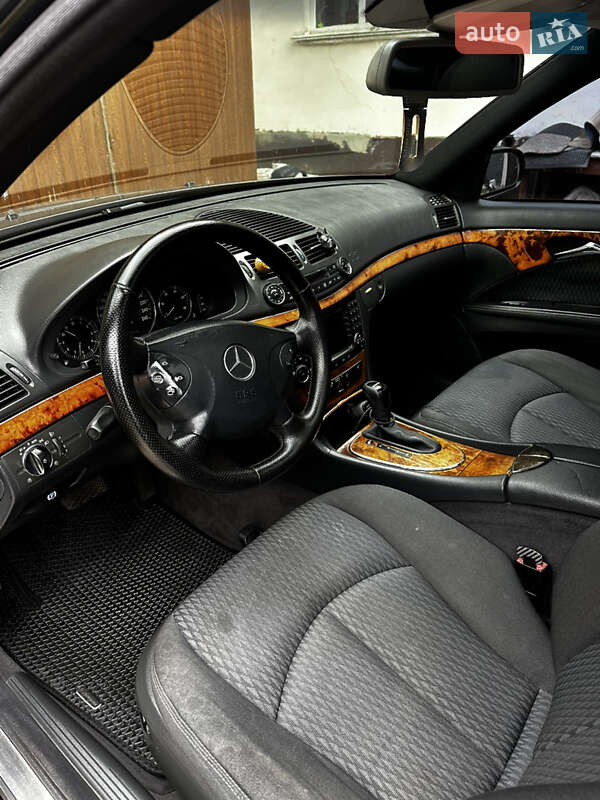 Седан Mercedes-Benz E-Class 2002 в Житомире