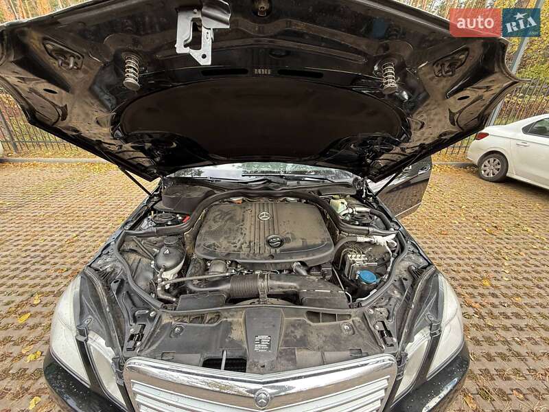 Седан Mercedes-Benz E-Class 2011 в Киеве