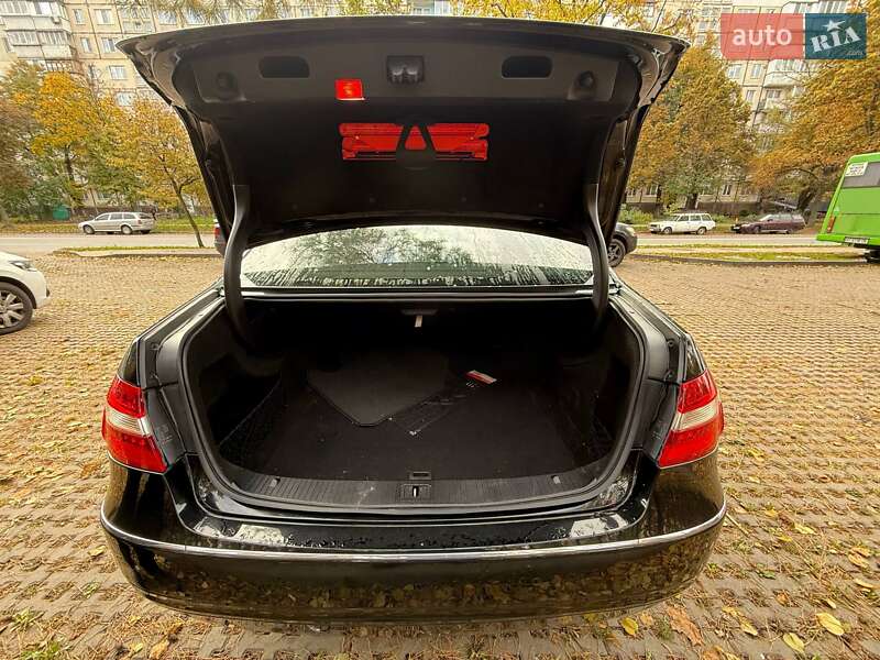 Седан Mercedes-Benz E-Class 2011 в Киеве