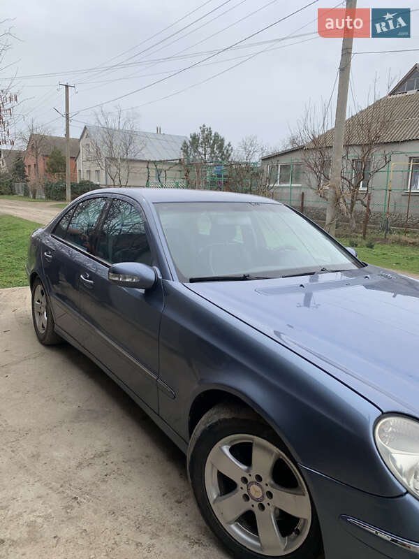 Седан Mercedes-Benz E-Class 2003 в Одессе