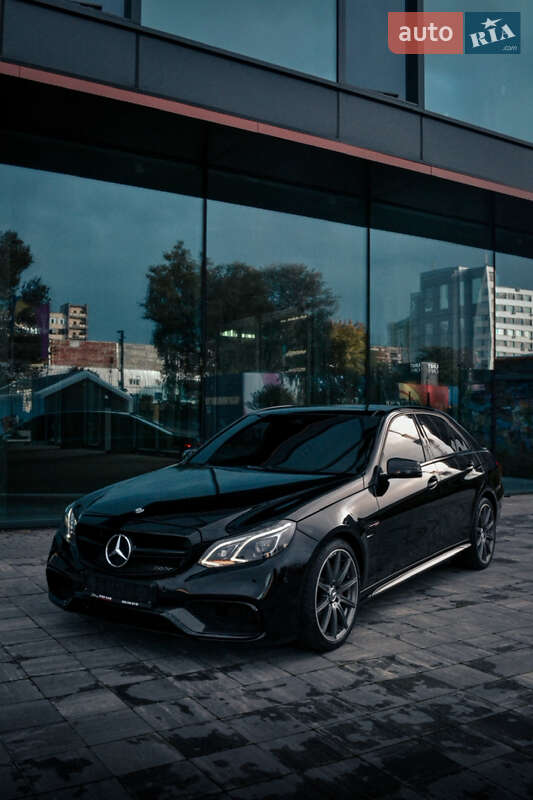 Седан Mercedes-Benz E-Class 2013 в Киеве
