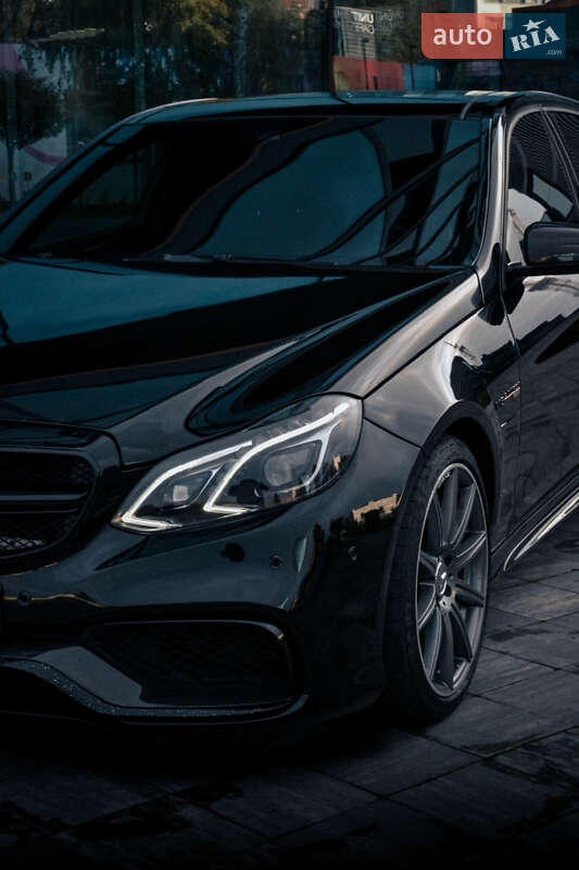 Седан Mercedes-Benz E-Class 2013 в Киеве
