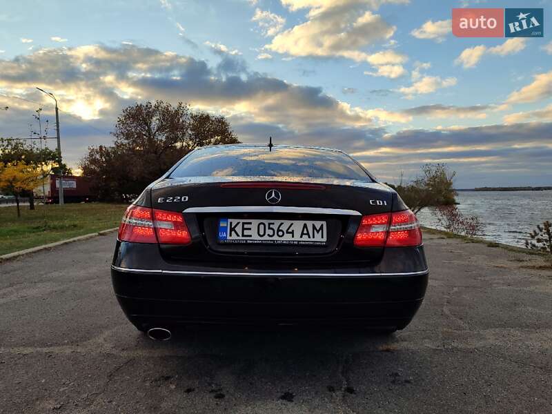 Купе Mercedes-Benz E-Class 2011 в Днепре фото 3 Купе Mercedes-Benz E-Class 2011 в Днепре