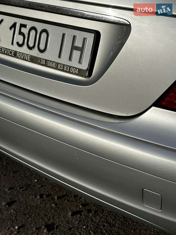 Седан Mercedes-Benz E-Class 2004 в Ровно